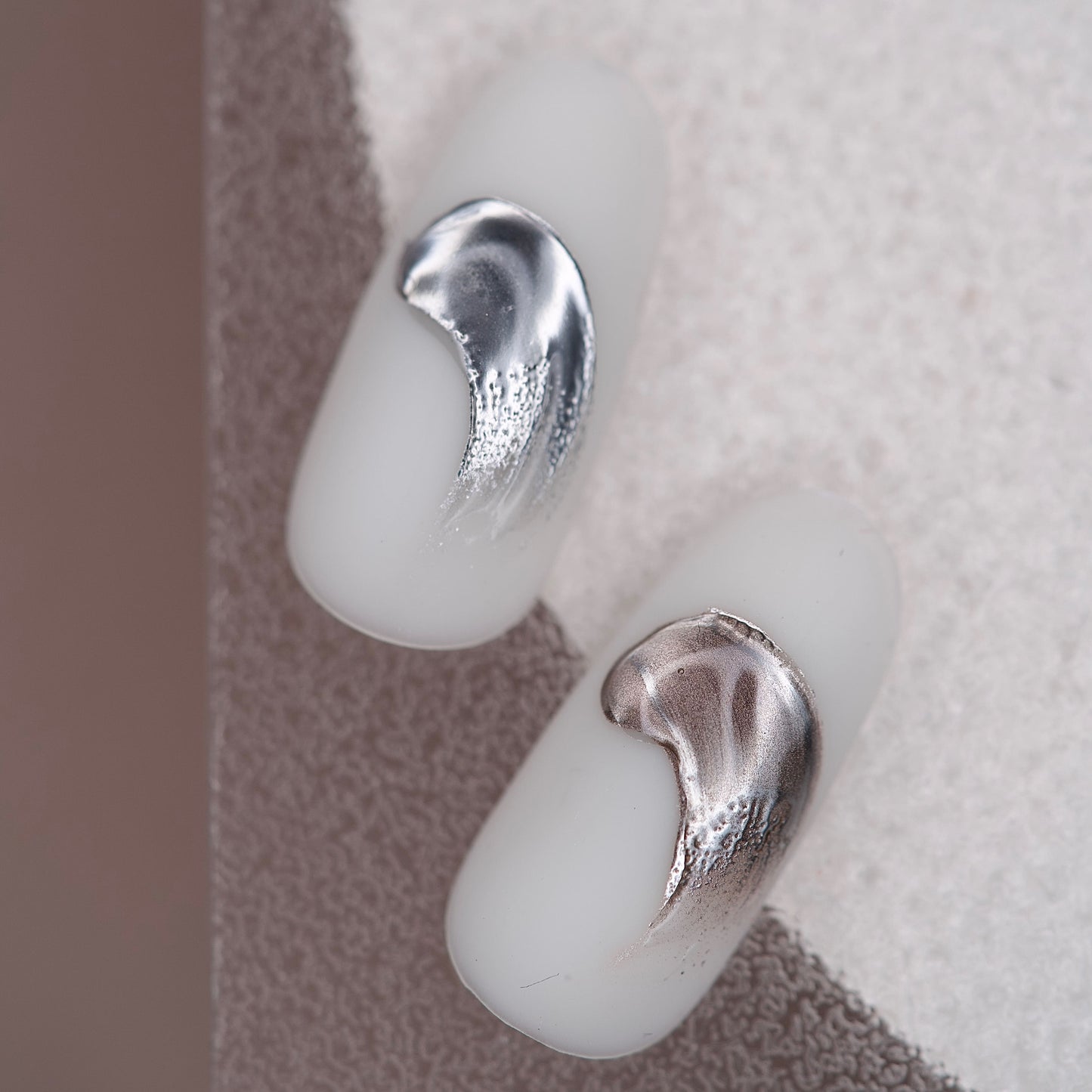 DARK Silver metal gel paint