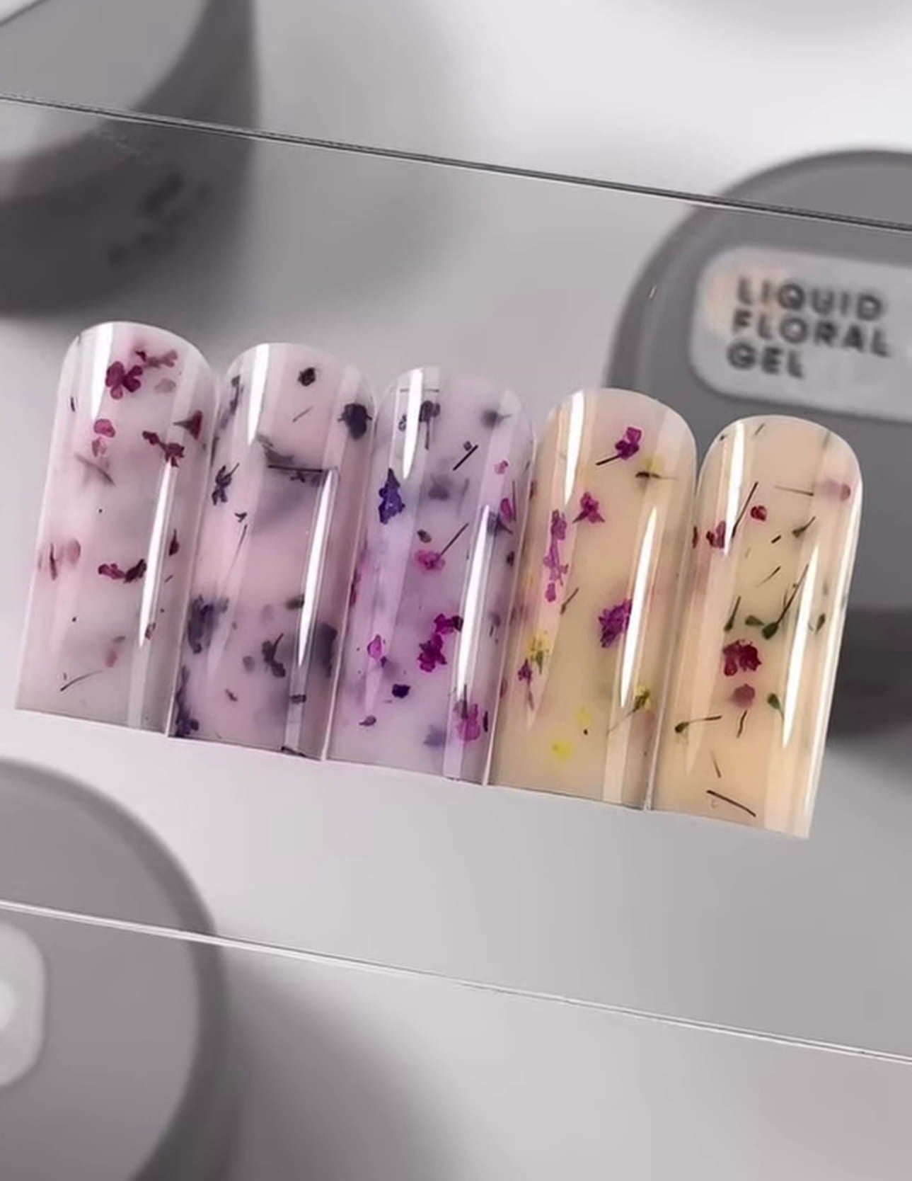 Saga Liquid Floral Gel #05